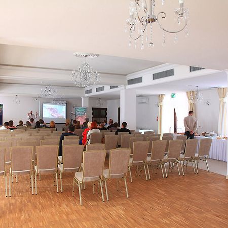 Hotel Camelot Szczawno-Zdroj Exterior photo