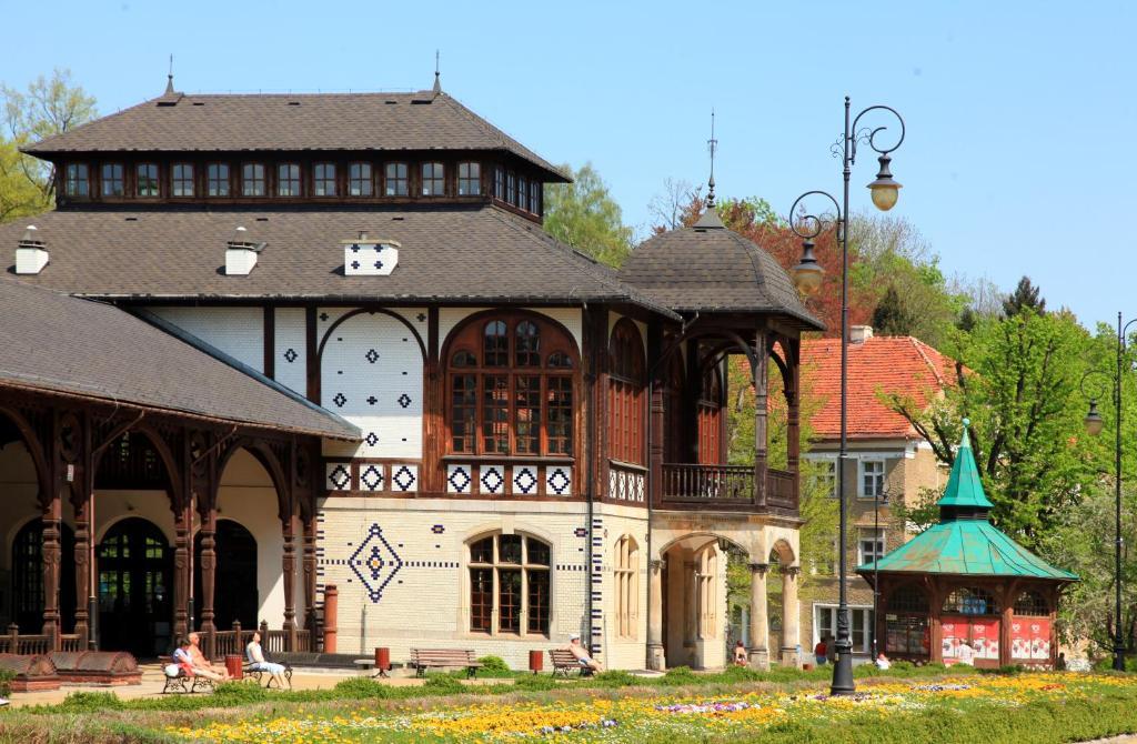 Hotel Camelot Szczawno-Zdroj Exterior photo