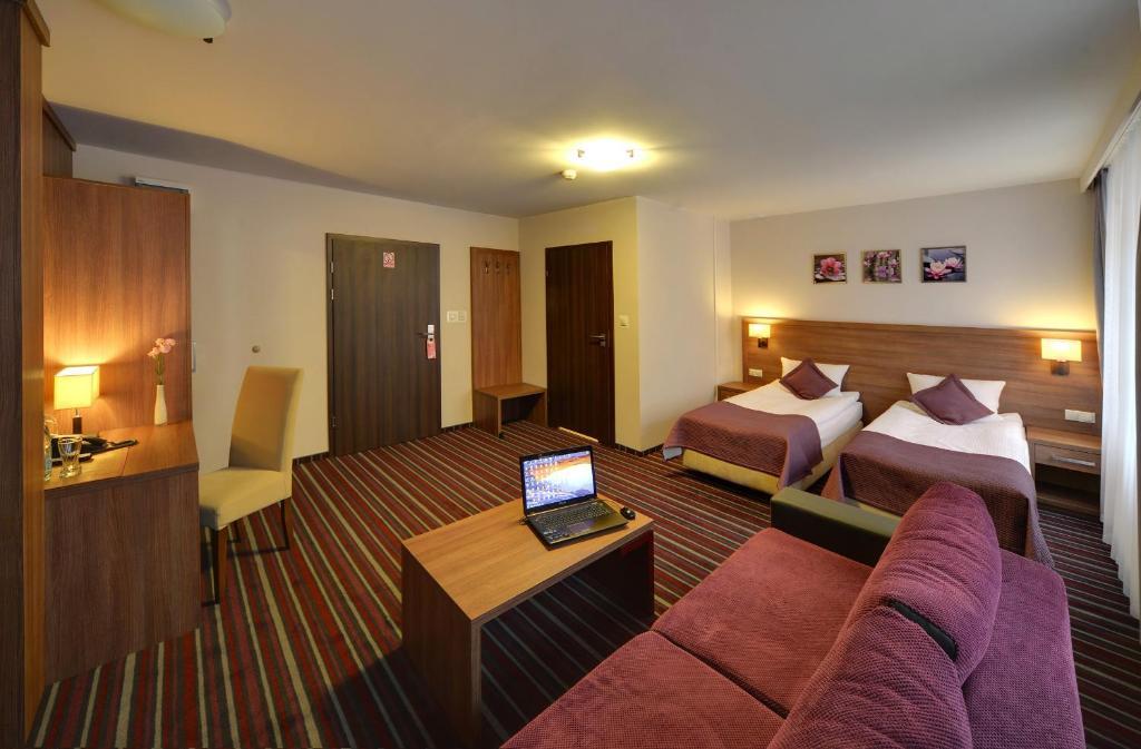 Hotel Camelot Szczawno-Zdroj Exterior photo